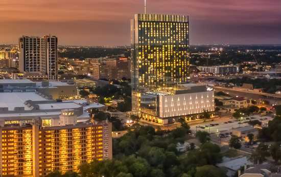 Nearly Half-Billion-Dollar Refinancing Secured for Luxury Hotel